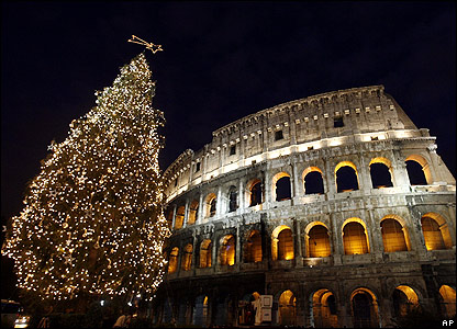 Colosseo con albero di natale